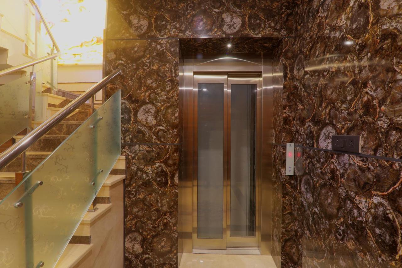 Hotel Shri Tirupati Residency à Lucknow Extérieur photo