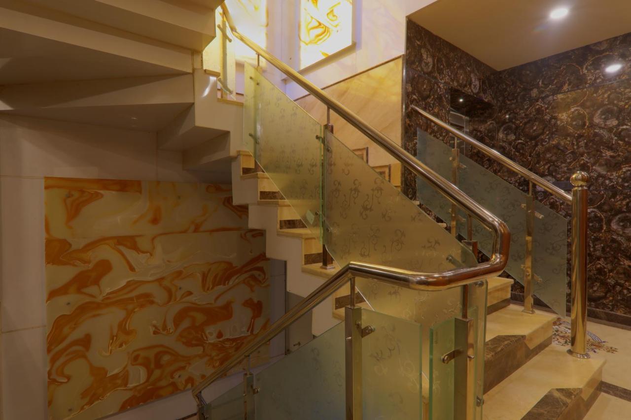 Hotel Shri Tirupati Residency à Lucknow Extérieur photo