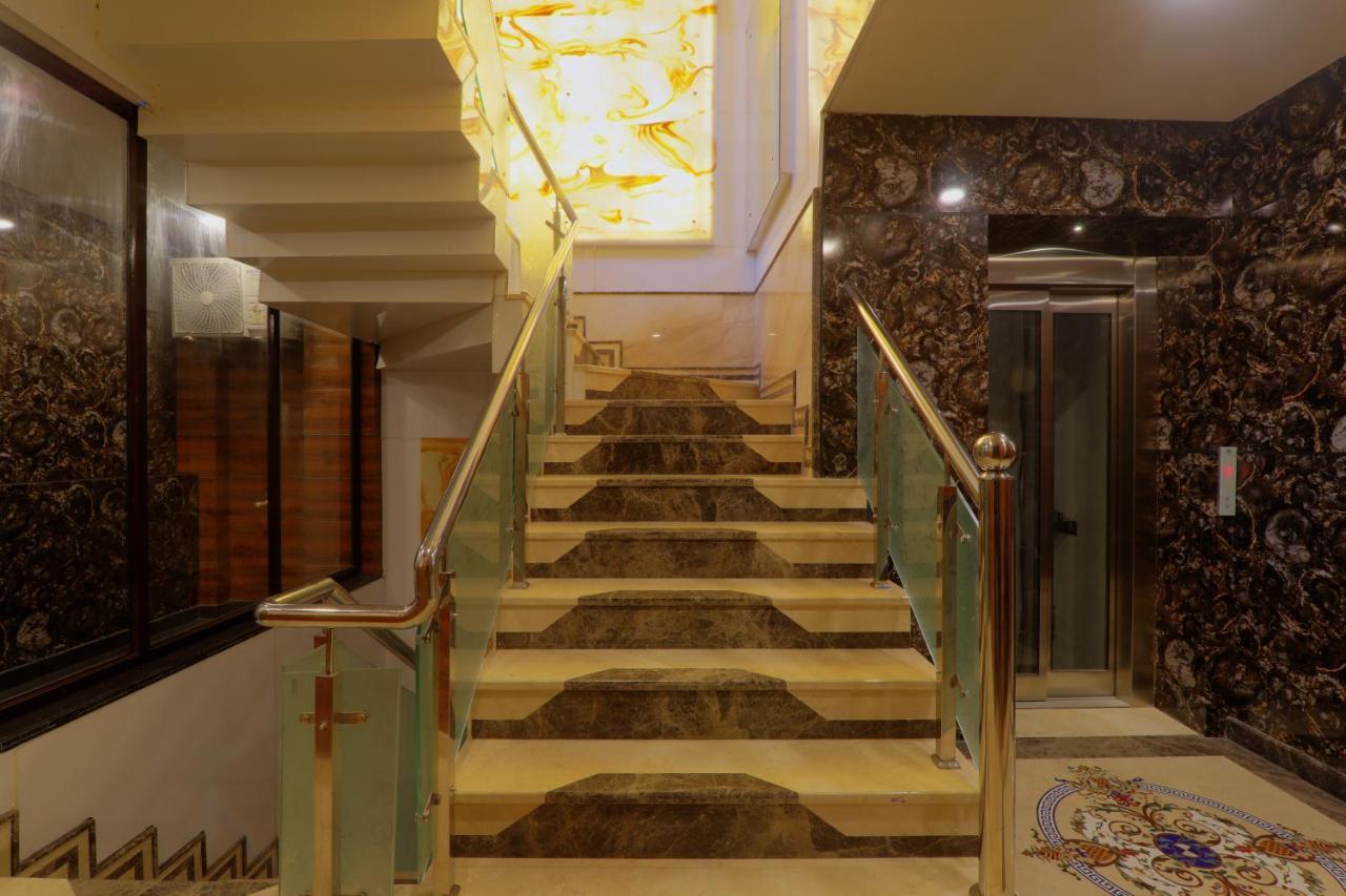 Hotel Shri Tirupati Residency à Lucknow Extérieur photo